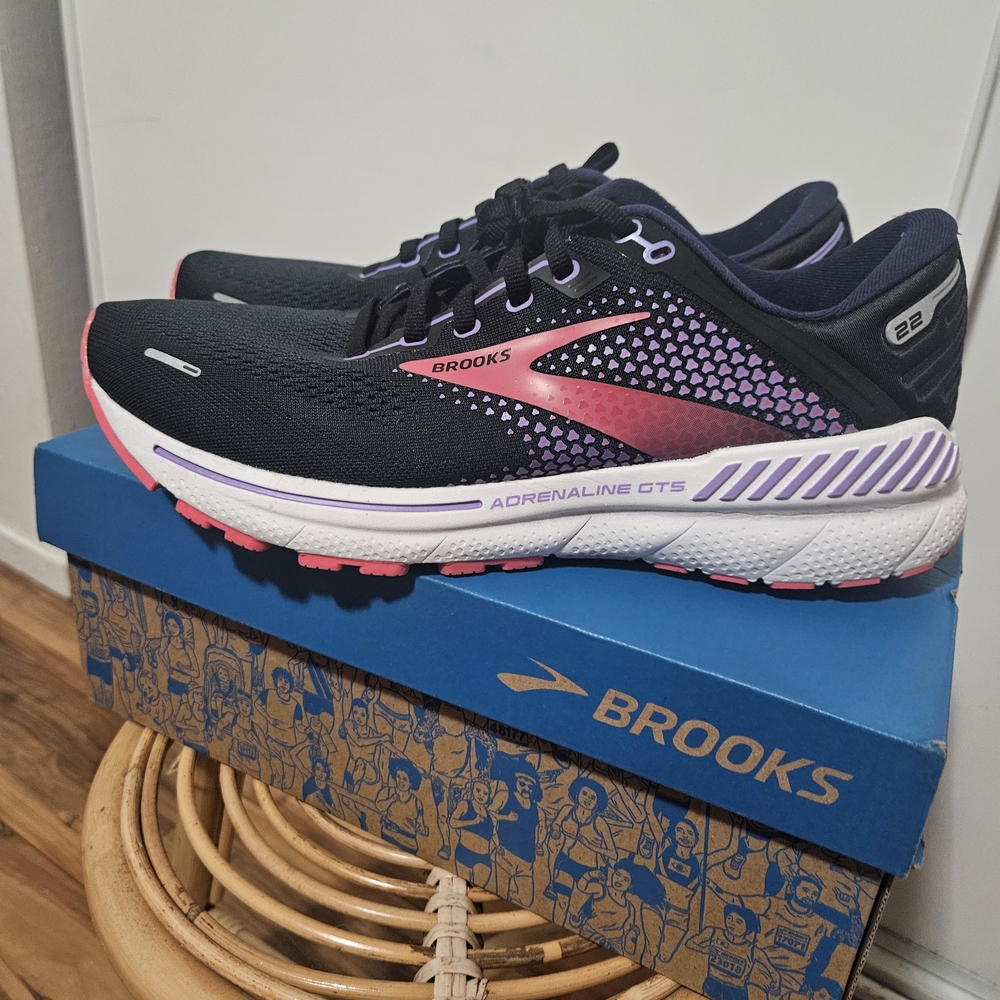 Brooks Women's Running Shoes - Blue and Pink
